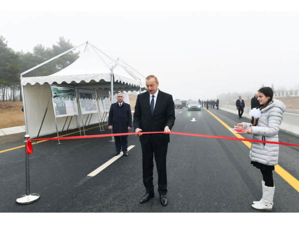 Prezident İlham Əliyev Bakı-Şamaxı-Yevlax avtomobil yolunun 101-117-ci kilometrlik hissəsinin açılış